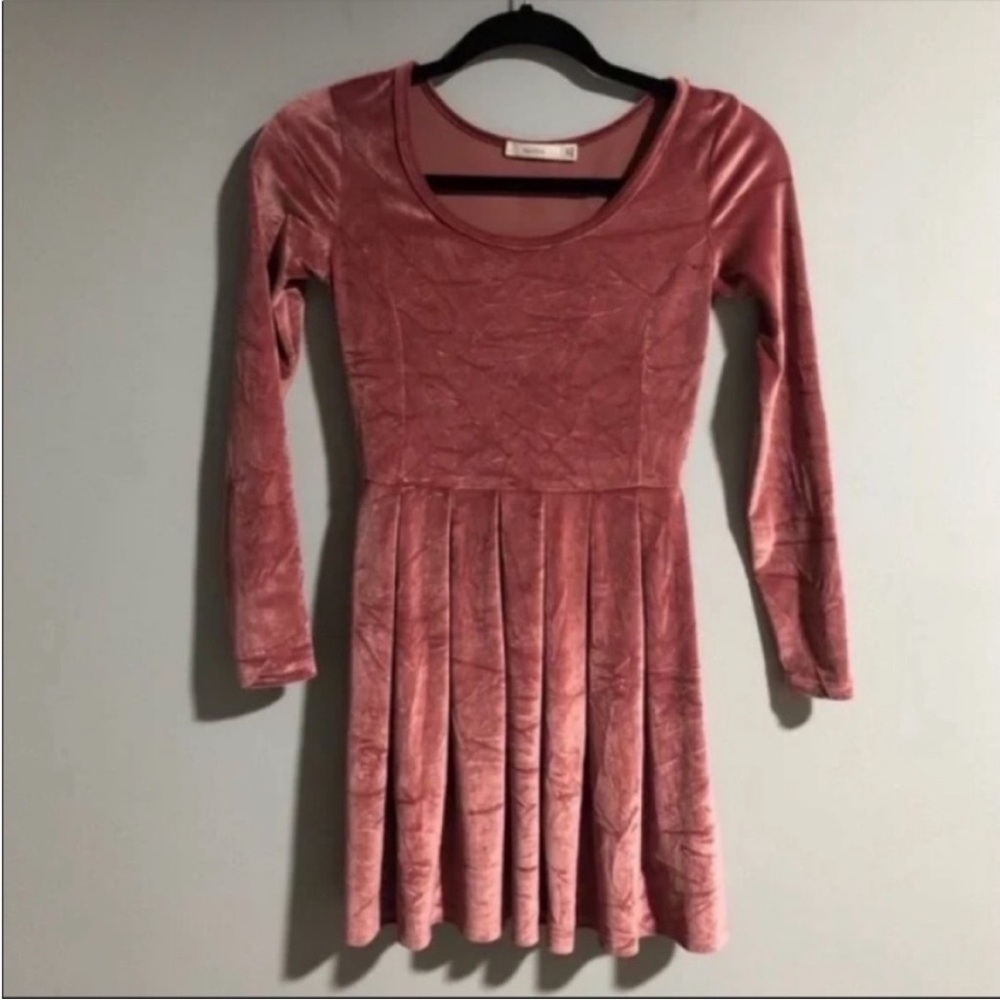 Aritzia Talula Lambeth Velvet Dress - Picture 2 of 6